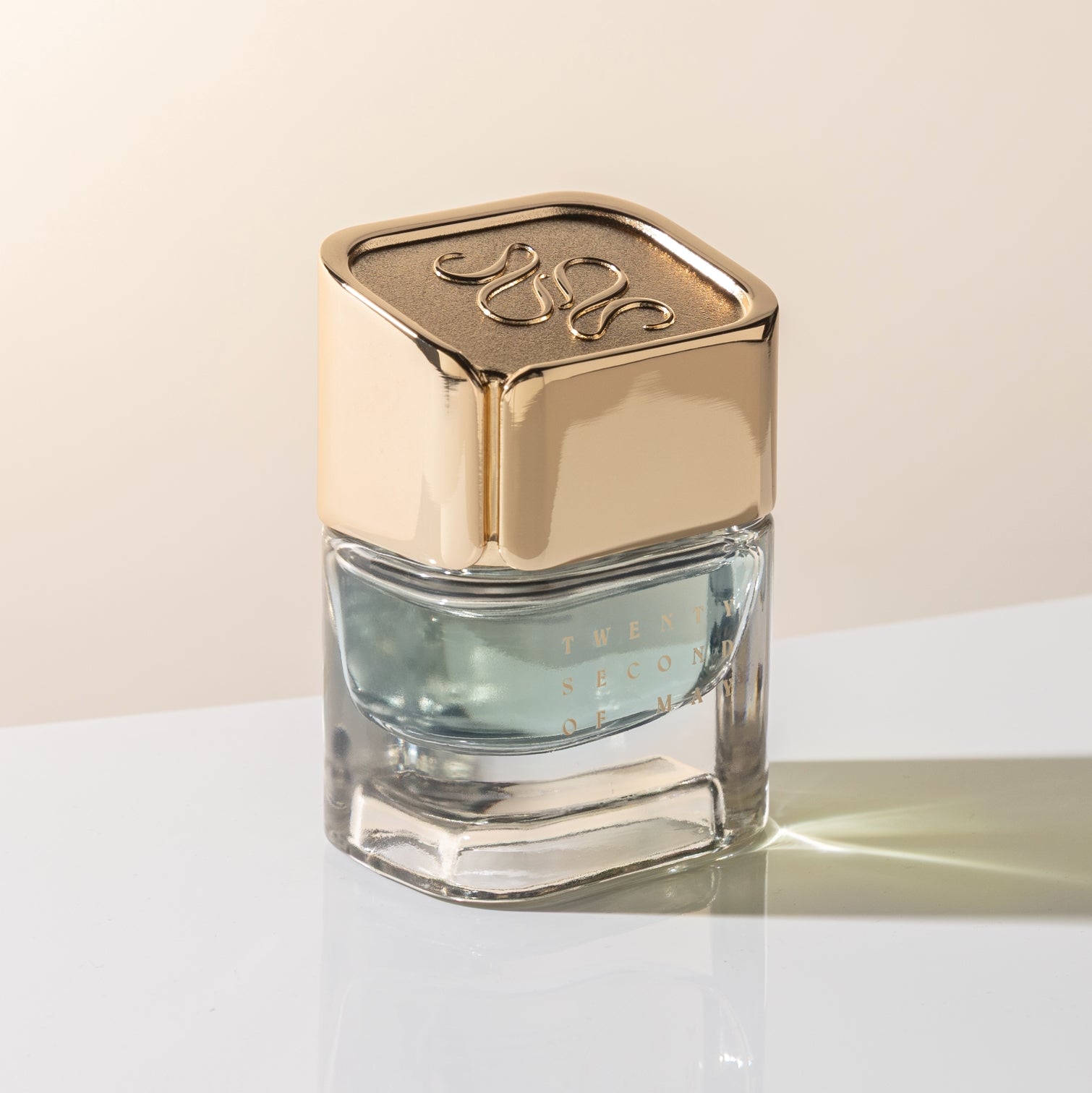 Sunbeds and Daydreams perfume bottle – niche summer fragrance by twentysecondofmay
Elegant glass bottle of Sunbeds and Daydreams – unisex perfume with tropical notes
Minimalist product shot of Sunbeds and Daydreams – luxury niche fragrance